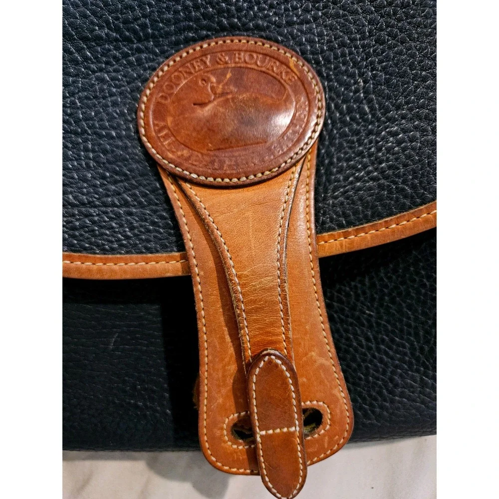 Dooney & Bourke Vintage All Weather Leather Crossbody Bag Black Tan Duck Logo